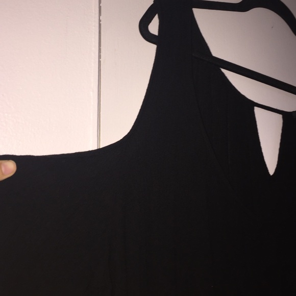 Gorgeous Black Top - Picture 5 of 5