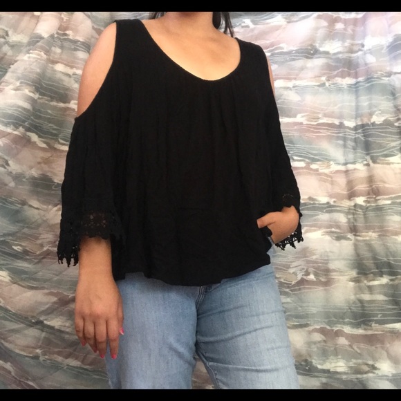 Gorgeous Black Top - Picture 1 of 5