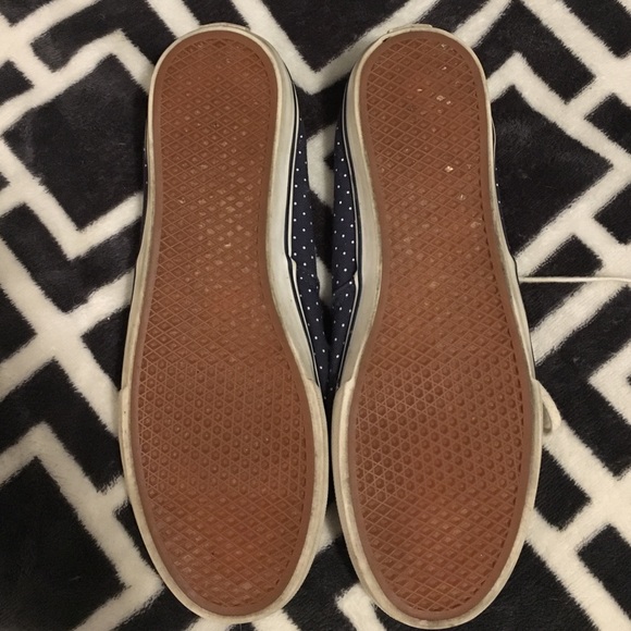 Vans - Picture 2 of 4