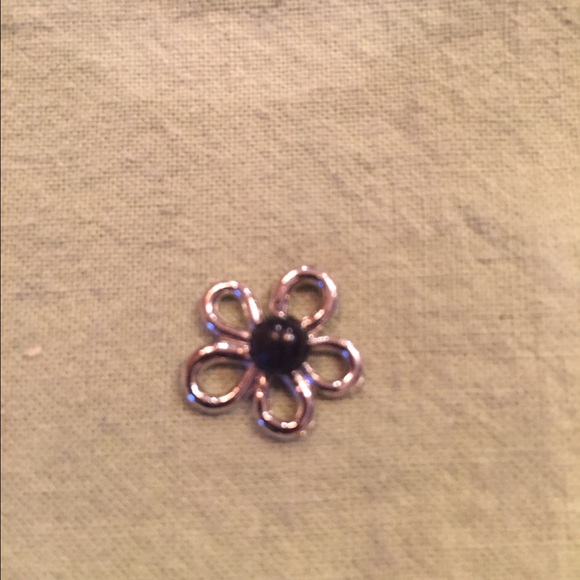 Flower pendants - Picture 2 of 3
