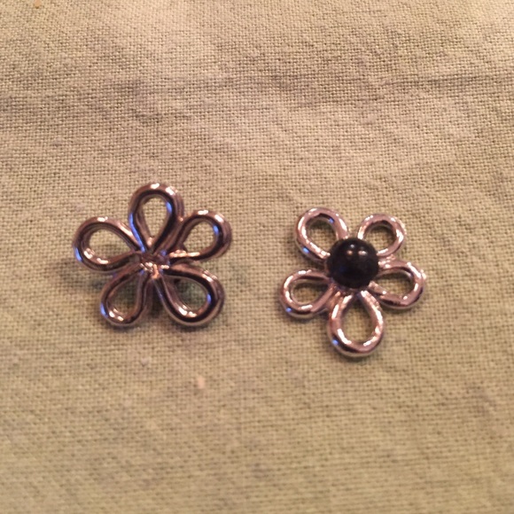 Flower pendants - Picture 3 of 3