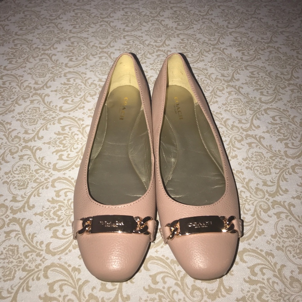 Coach nude 🌹gold flats