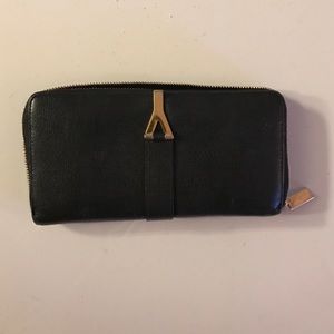 Was given a new wallet for Christmas.