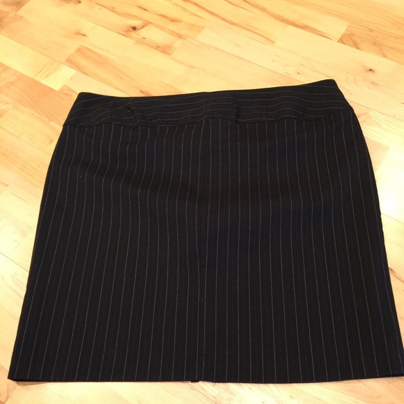 Black Pin Striped Pencil Skirt Plus Size - Picture 2 of 3