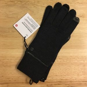 Lululemon Runderland Gloves