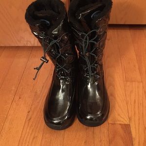 Size 4 Khombu snow shoes