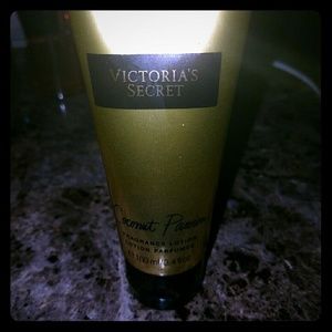 V.s coconut passion lotion