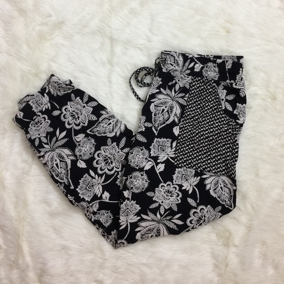 American Eagle hipster joggers