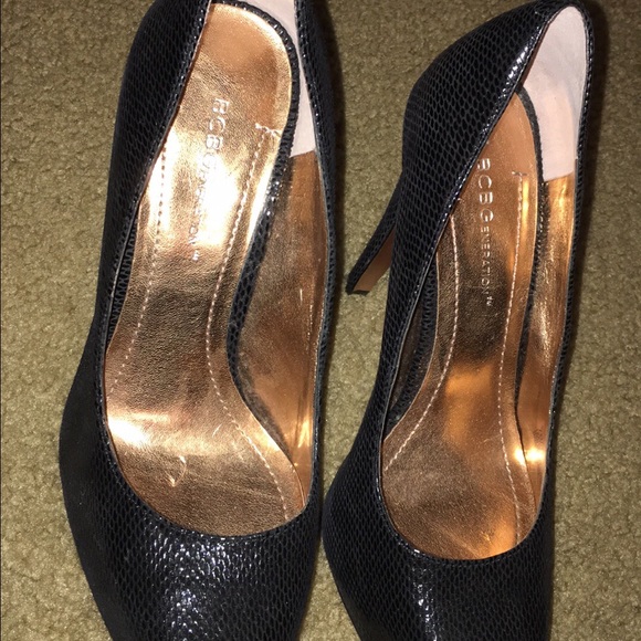 Black BCBG 6inch pumps size 7
