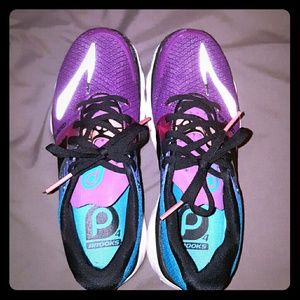 Womens Brooks Pure Cadence 4