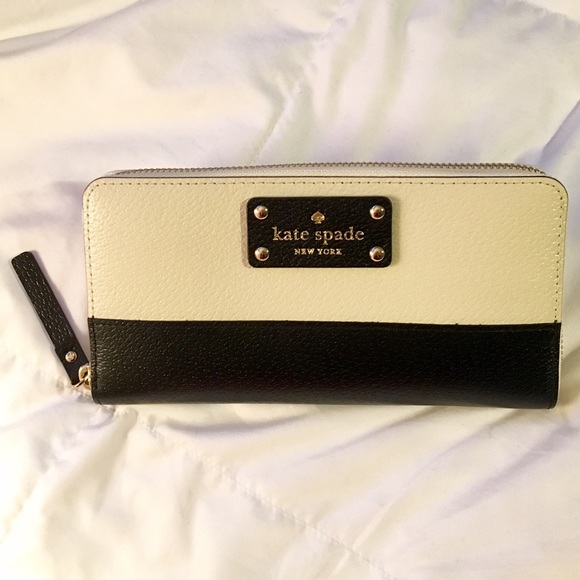 NWT Kate Spade Berkeley Lane Wallet