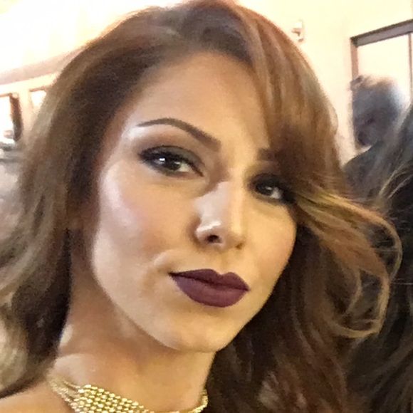 Meet your Posher, Liz