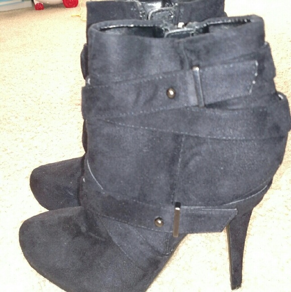 Black pump booties