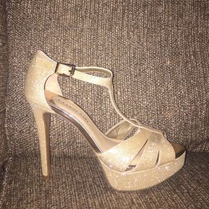 Gianni Bini Gold glitter heels