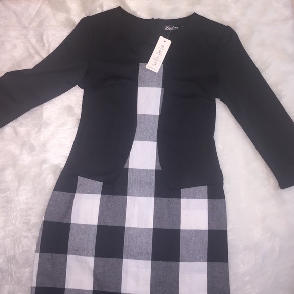 Make offer‼️‼️ Black and white Color Block Dress - Picture 2 of 3