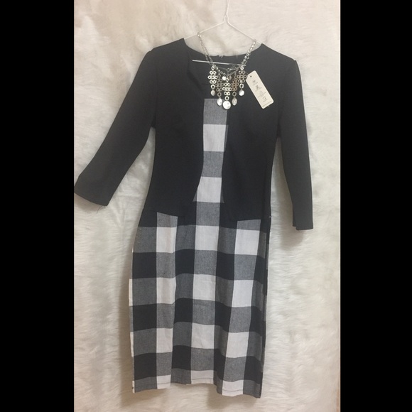 Make offer‼️‼️ Black and white Color Block Dress - Picture 1 of 3