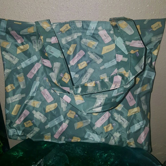 Clinique tote