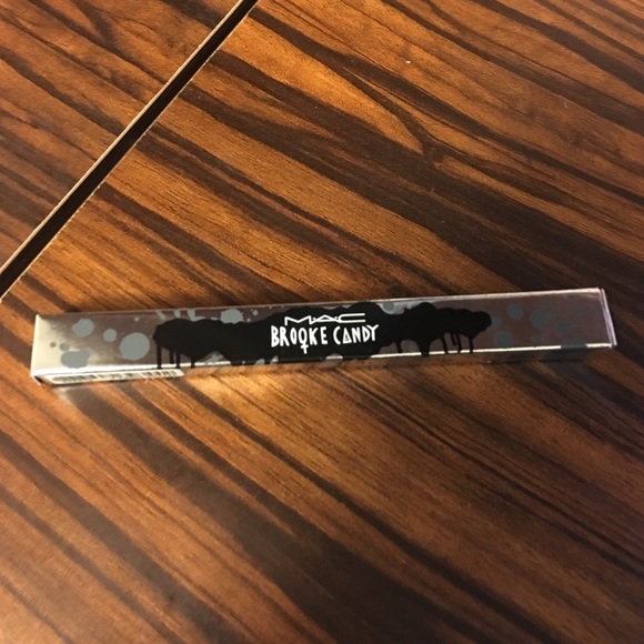 Mac Vamplify Lipgloss - Pamela