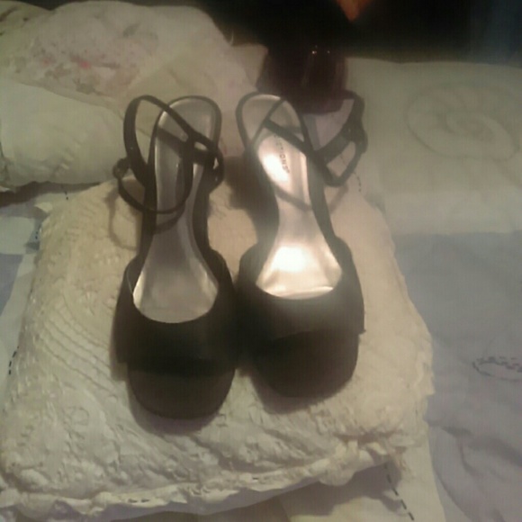Shoes only worn trice not a width with