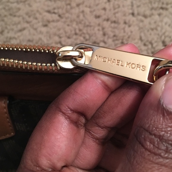 Michael Kors clutch - Picture 2 of 4