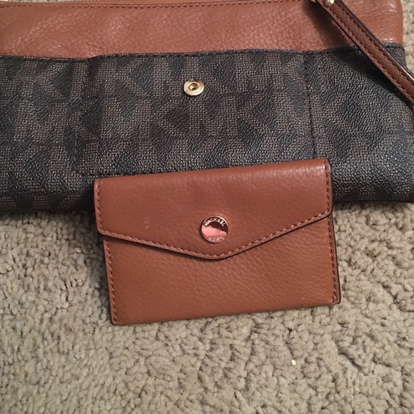 Michael Kors clutch - Picture 4 of 4