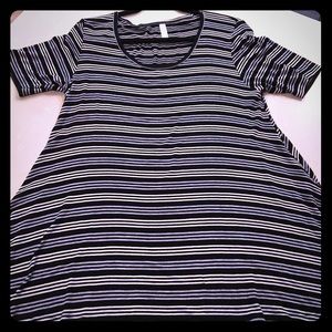 LuLaRoe Perfect T size small