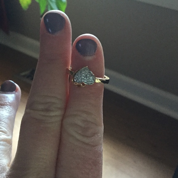 ✨Size 6✨Swarovski Crystal 18K Gold Heart Ring! - Picture 5 of 7