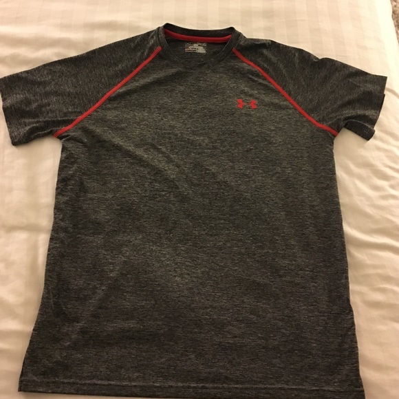 Men's under armour t shirt