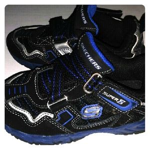Like New Little Boys Skechers Size 9c