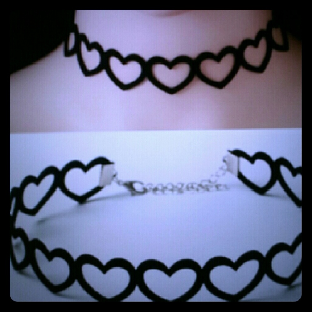 Velvet Heart Link Choker