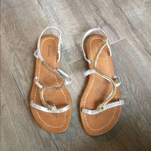 NWOT flat sandals with snake detail size 7