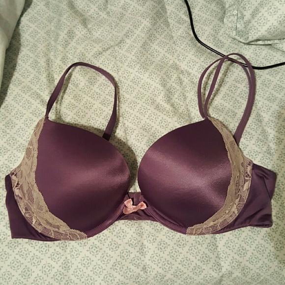 Victoria's secret size 34D pushup bra