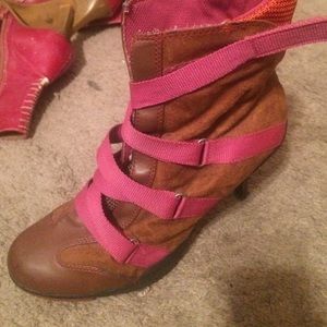 Women size 8 bootie