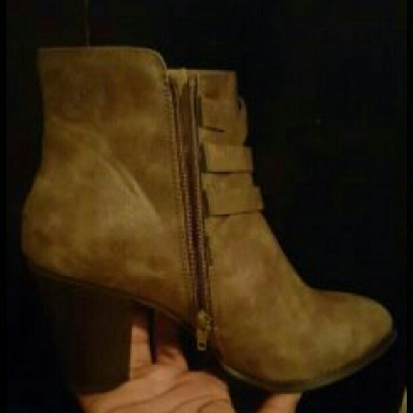 Heeled boots