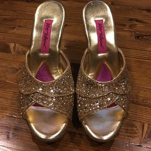 Betsey Johnson Gold Glitter Heels Size 7
