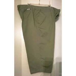 PLUS SIZE CAPRI PANTS