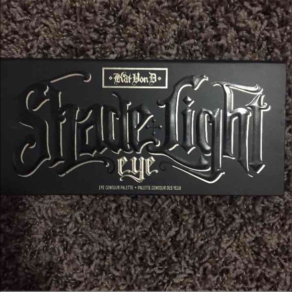 Kat Von D Shade and Light Eye Palette