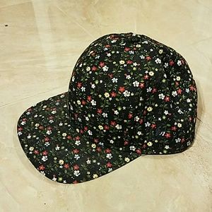 Flower pattern snapback