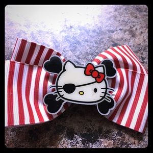 Hello Kitty pirate hair clip