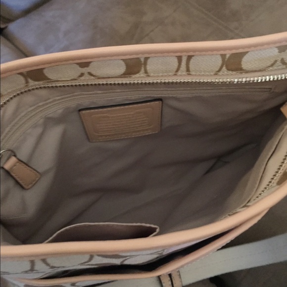 Authentic Coach purse - Picture 3 of 4