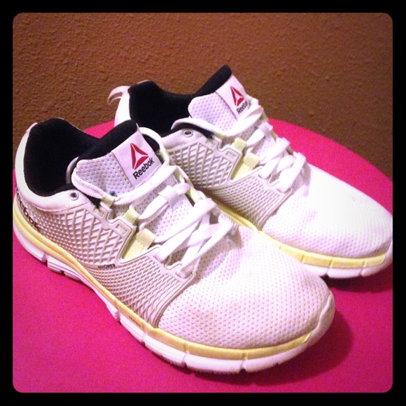Reebok white athletic shoes 8