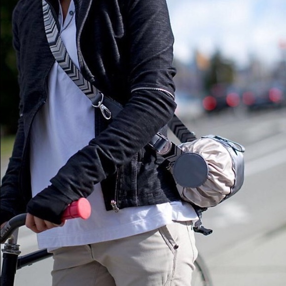 Lululemon pedal pusher bag