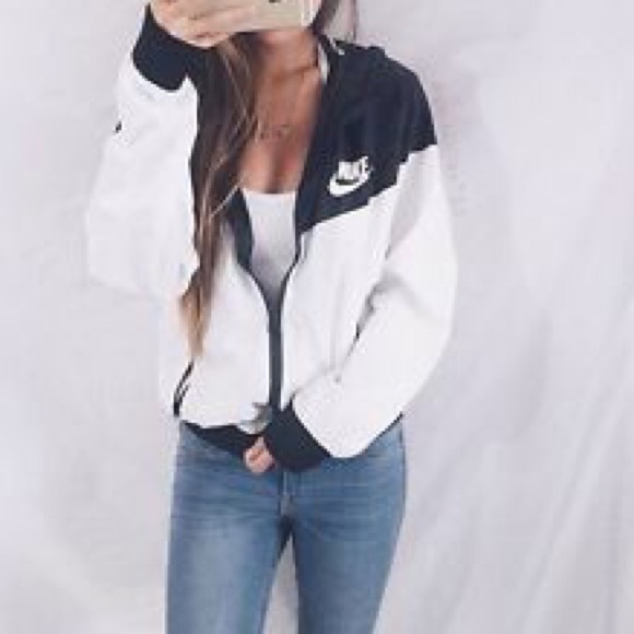 Nike Windbreaker Jacket - Picture 3 of 3