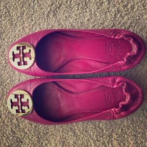 Tory Burch Fuchsia Reva Flat