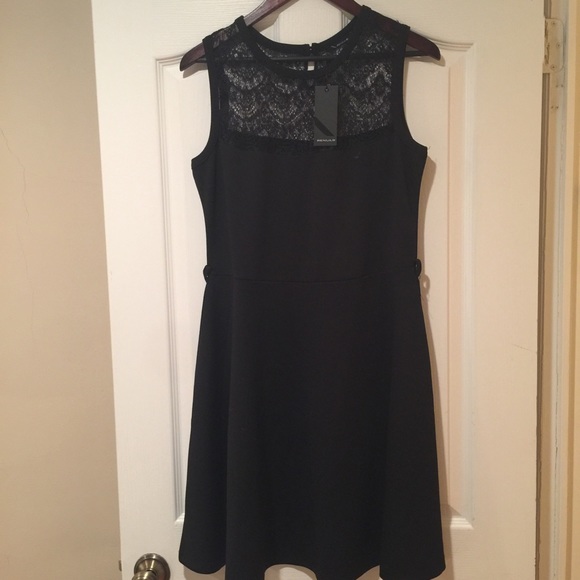 Gorgeous dress with detailed top size L - Picture 2 of 4