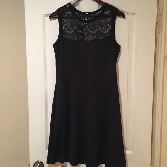 Gorgeous dress with detailed top size L - Picture 3 of 4