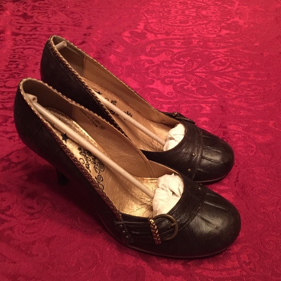 Stylish boutique heels - size 10