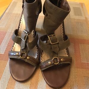 Size 7.5 Bongo heels