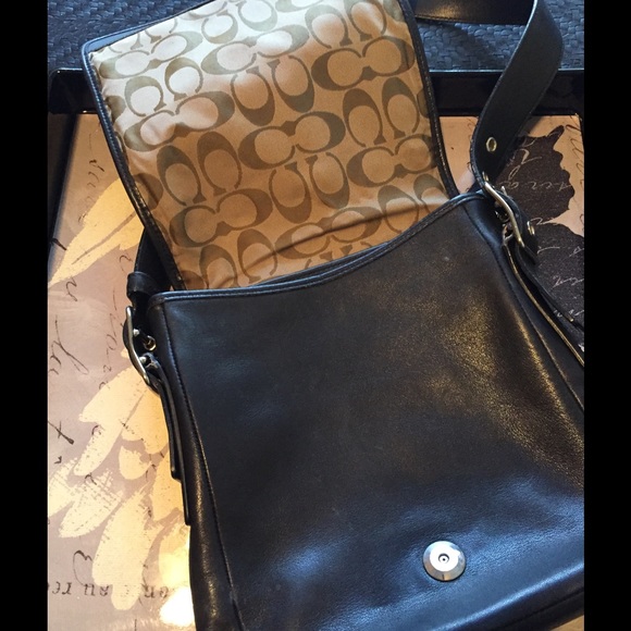 💥SALE💥 EUC COACH Shoulder Bag - Picture 4 of 4