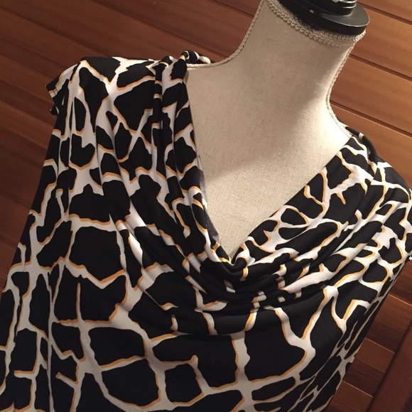 NEW Worthington giraffe Print Blouse